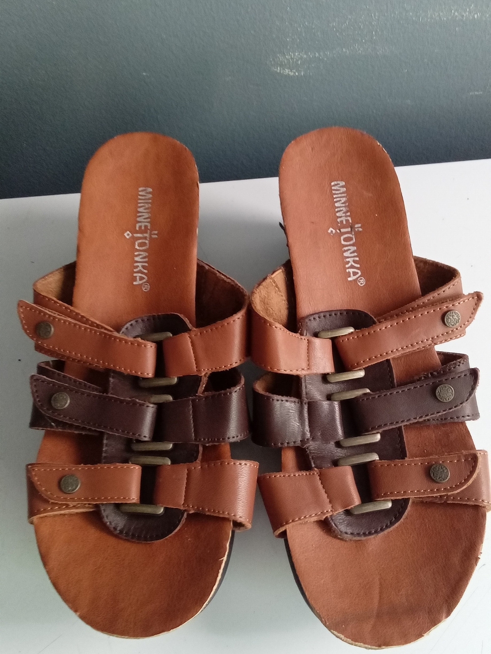 Minnetonka Womens Brown Leather Multi Strap Wedge Sandals Platform Slides